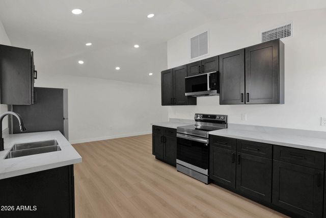 2507 E DEVONSHIRE Avenue, Phoenix, AZ 85016