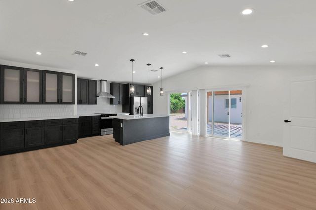 2507 E DEVONSHIRE Avenue, Phoenix, AZ 85016