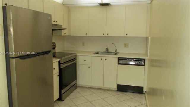 13550 SW 6th Court 208A, Pembroke Pines, FL 33027