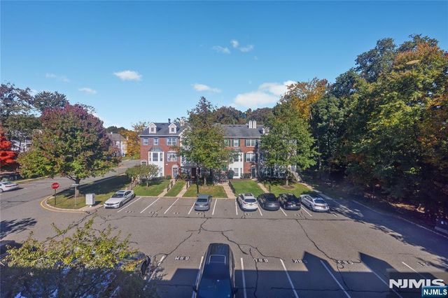1321 Lavender Court 1321, Mahwah, NJ 07430