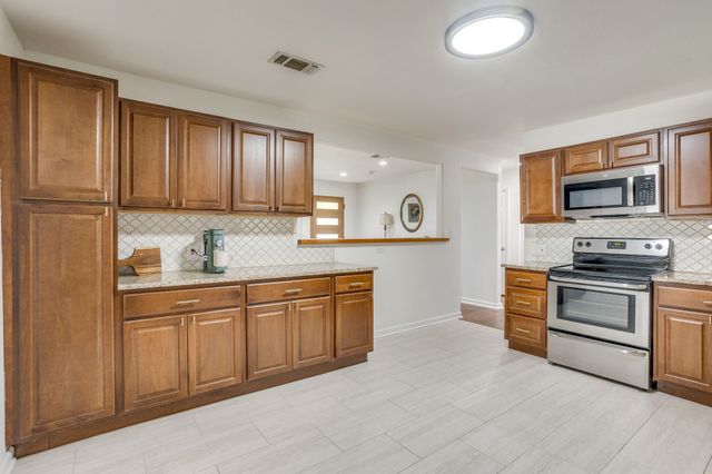 5609 Fursman Avenue, Fort Worth, TX 76114
