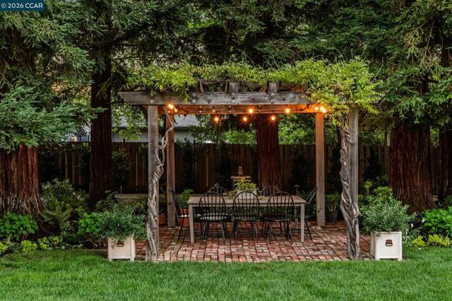 117 Leona Ct, Alamo, CA 94507