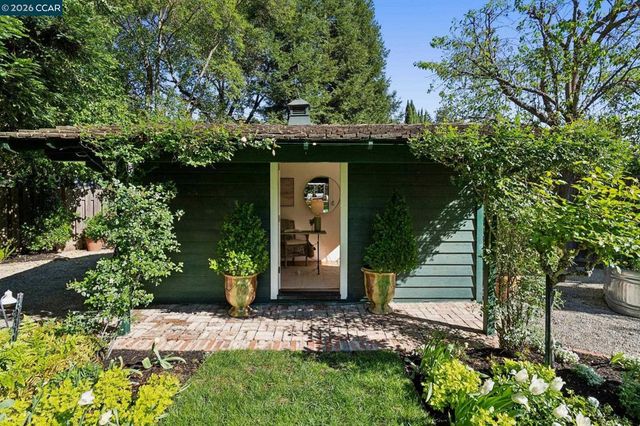 117 Leona Ct, Alamo, CA 94507