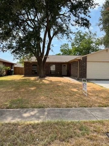 15615 Summer Briar Court, Houston, TX 77489