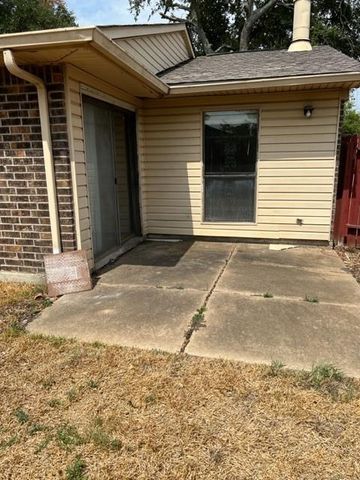 15615 Summer Briar Court, Houston, TX 77489