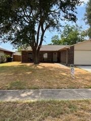 15615 Summer Briar Court, Houston, TX 77489