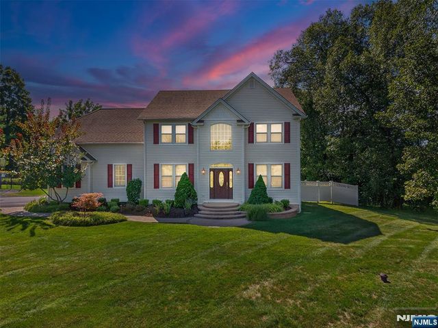 30 Somerset Lane, Warwick, NY 10990
