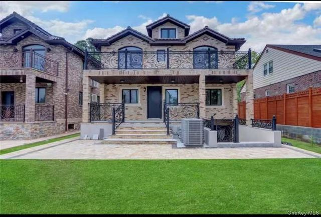 157-49 Rose Avenue, Flushing, NY 11355