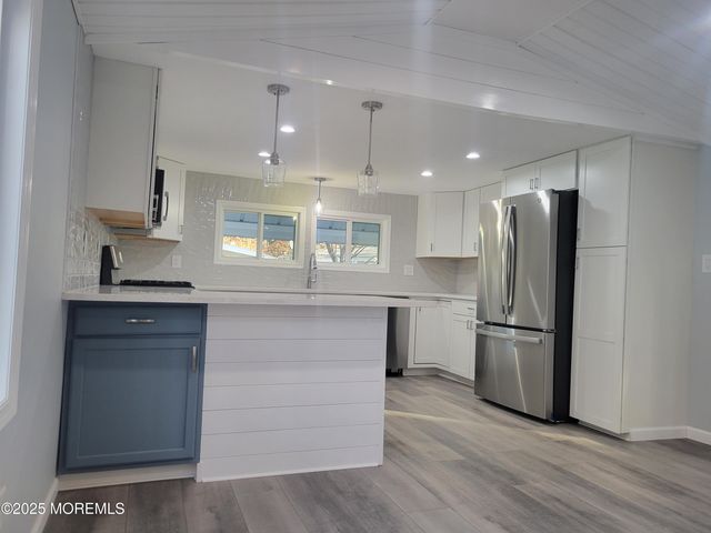 20 Judith Way, Jackson, NJ 08527