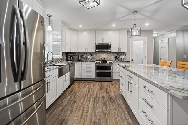 7080 S 600 W, North Judson, IN 46366