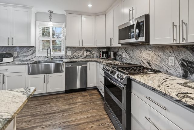 7080 S 600 W, North Judson, IN 46366