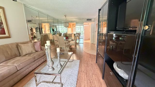6865 Huntington Lane 203, Delray Beach, FL 33446