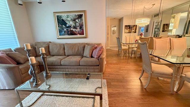 6865 Huntington Lane 203, Delray Beach, FL 33446