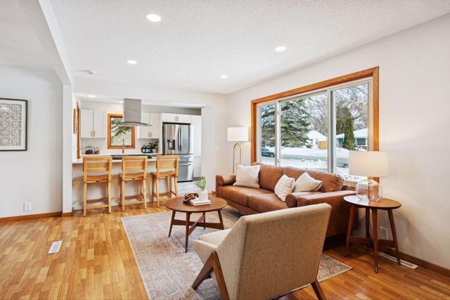 8444 12th Avenue S, Bloomington, MN 55425