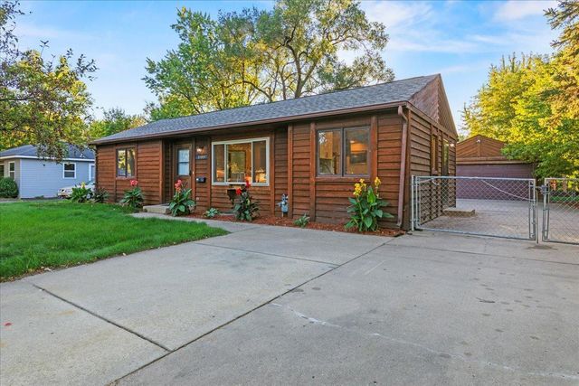 8444 12th Avenue S, Bloomington, MN 55425