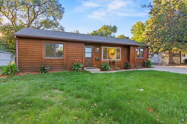 8444 12th Avenue S, Bloomington, MN 55425