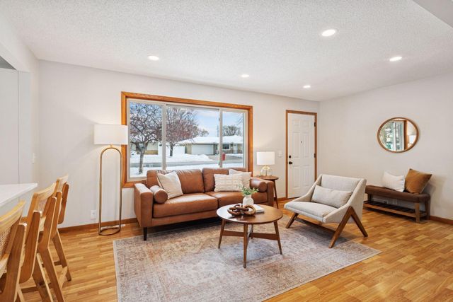 8444 12th Avenue S, Bloomington, MN 55425