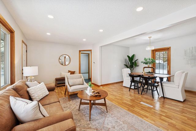 8444 12th Avenue S, Bloomington, MN 55425