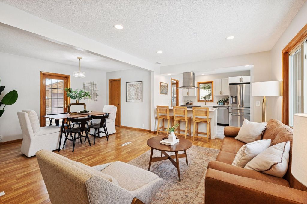 8444 12th Avenue S, Bloomington, MN 55425