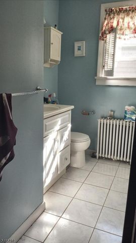 9 Richards St, Ogdensburg Boro, NJ 07439