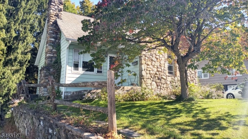 9 Richards St, Ogdensburg Boro, NJ 07439 — photo 2