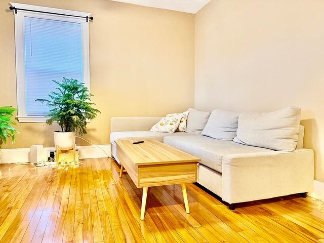 37 Hilton 37, Arlington, MA 02474