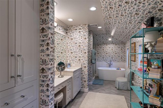 1202 Larchmont Lane, Nichols Hills, OK 73116