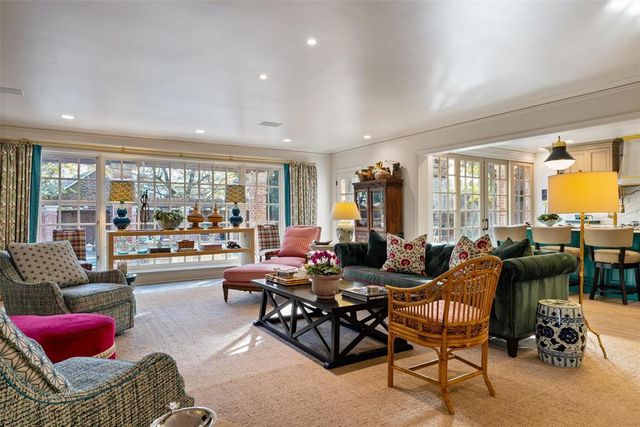 1202 Larchmont Lane, Nichols Hills, OK 73116