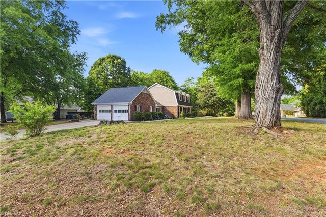 227 Christi Lane, Kernersville, NC 27284