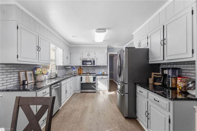 227 Christi Lane, Kernersville, NC 27284