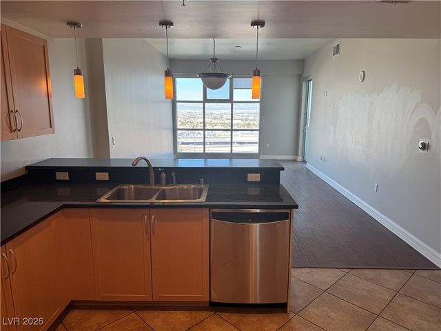 150 Las Vegas Boulevard 1716, Las Vegas, NV 89101