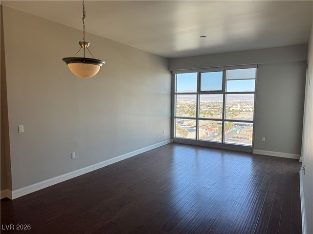 150 Las Vegas Boulevard 1716, Las Vegas, NV 89101