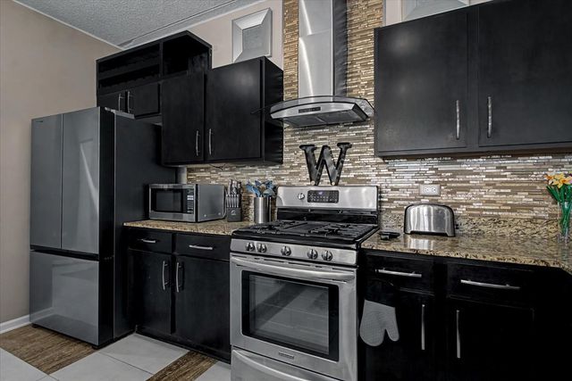 6420 Double Eagle Drive 501, Woodridge, IL 60517