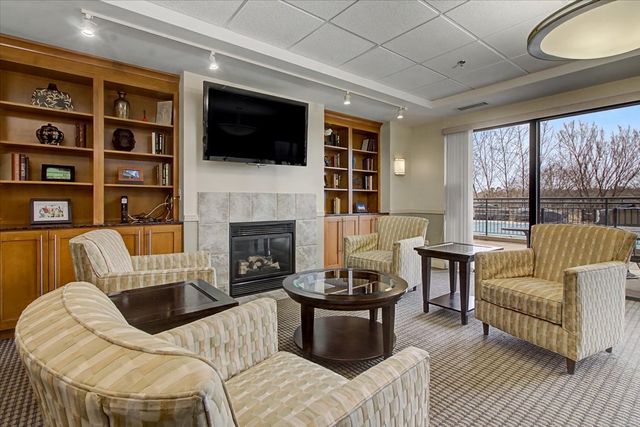 6420 Double Eagle Drive 501, Woodridge, IL 60517