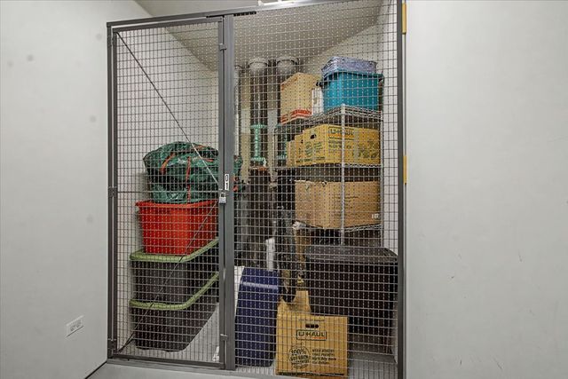 6420 Double Eagle Drive 501, Woodridge, IL 60517