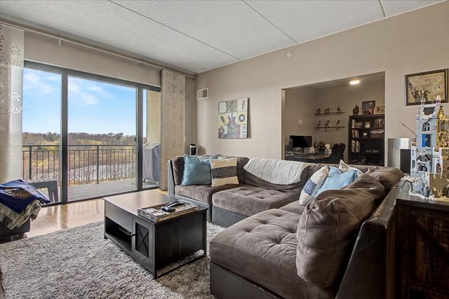 6420 Double Eagle Drive 501, Woodridge, IL 60517