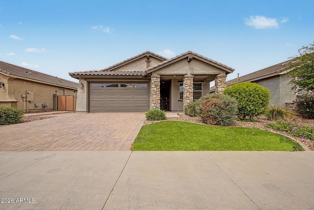 15072 W MCKINLEY Street, Goodyear, AZ 85338 — photo 2