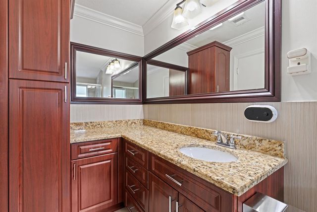 747 Avon Road, West Palm Beach, FL 33401