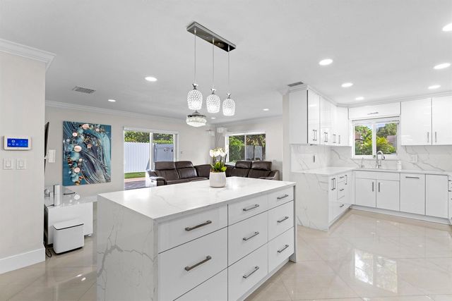 747 Avon Road, West Palm Beach, FL 33401