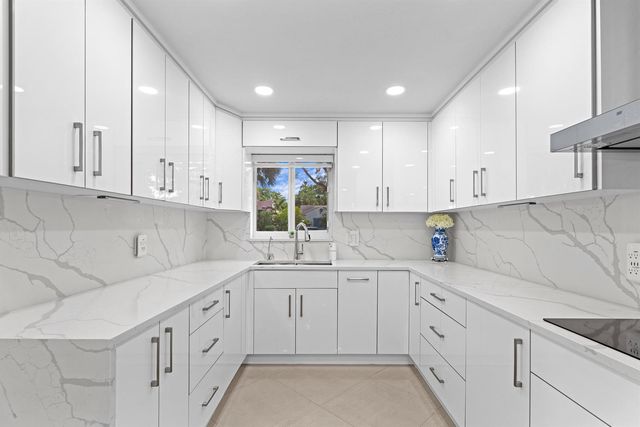 747 Avon Road, West Palm Beach, FL 33401