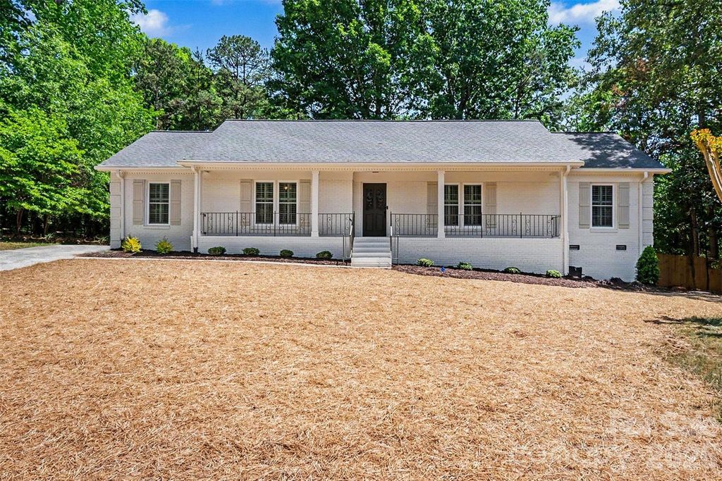 7806 Snowden Lane, Charlotte, NC 28270
