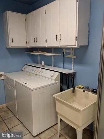 1093 DELSEA DR, Westville, NJ 08093