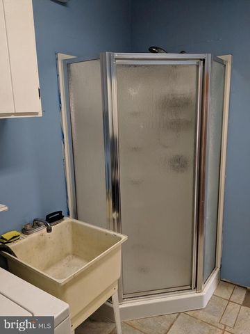 1093 DELSEA DR, Westville, NJ 08093