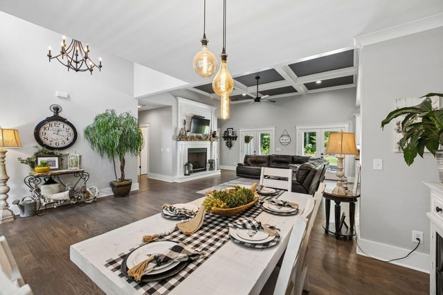 188 Horseshoe Bend Road E, Signal Mountain, TN 37377