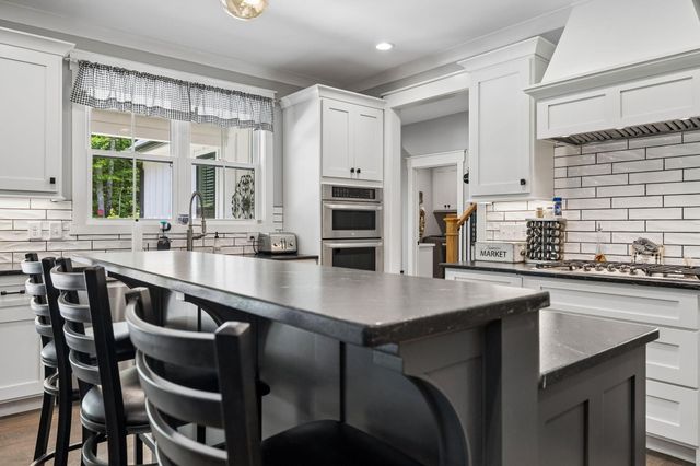 188 Horseshoe Bend Road E, Signal Mountain, TN 37377