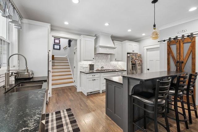 188 Horseshoe Bend Road E, Signal Mountain, TN 37377