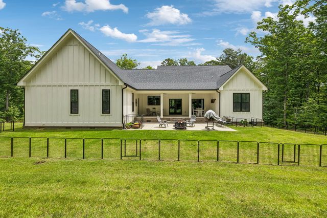 188 Horseshoe Bend Road E, Signal Mountain, TN 37377