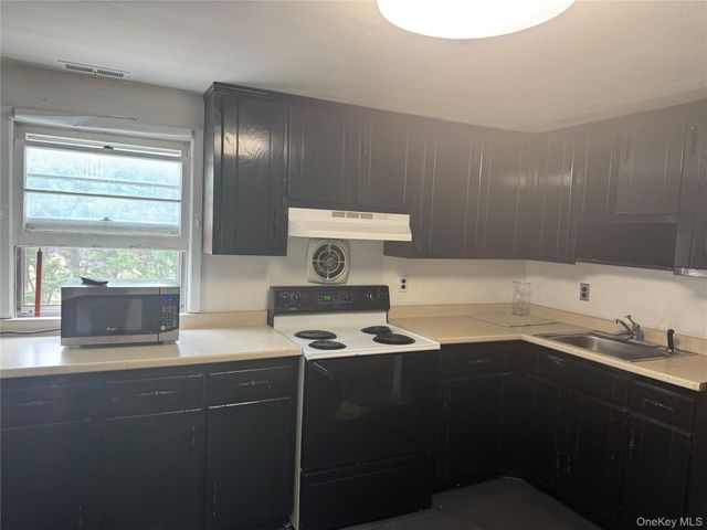 124 Parkdale Drive, North Babylon, NY 11703