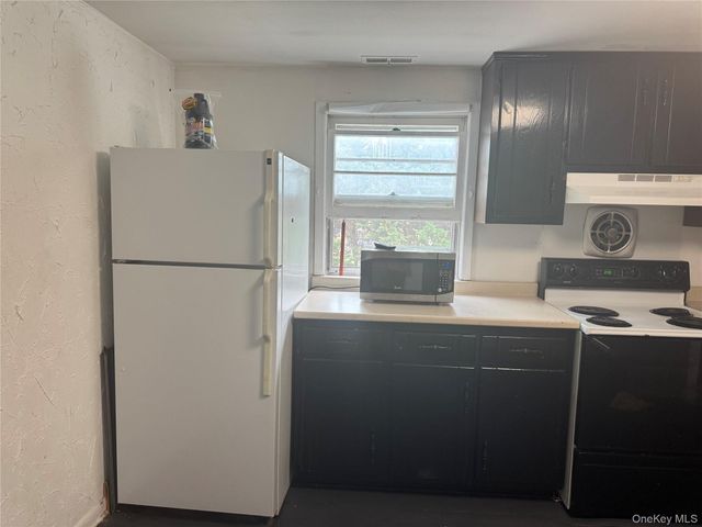 124 Parkdale Drive, North Babylon, NY 11703