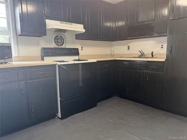 124 Parkdale Drive, North Babylon, NY 11703